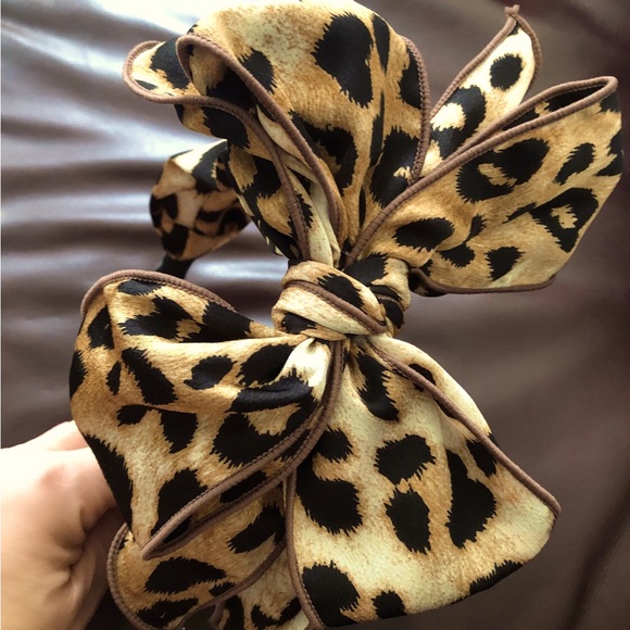 Kitty Kerchief - Leopard Headband 🐆 - Picture 2 of 3